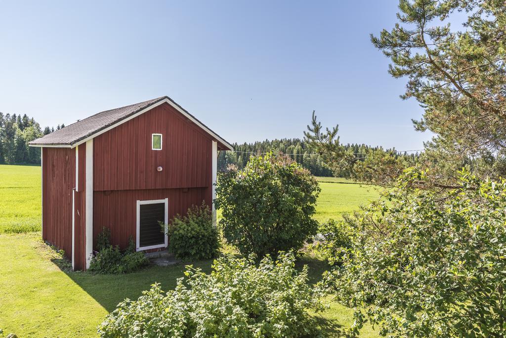 Bed and Breakfast Hyvoelaen Talo Эхтяри Экстерьер фото